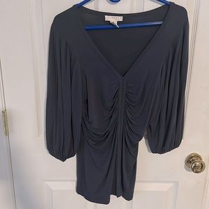 Kenar size M gray top. v neck and ruched. balloon sleeves with elastic
